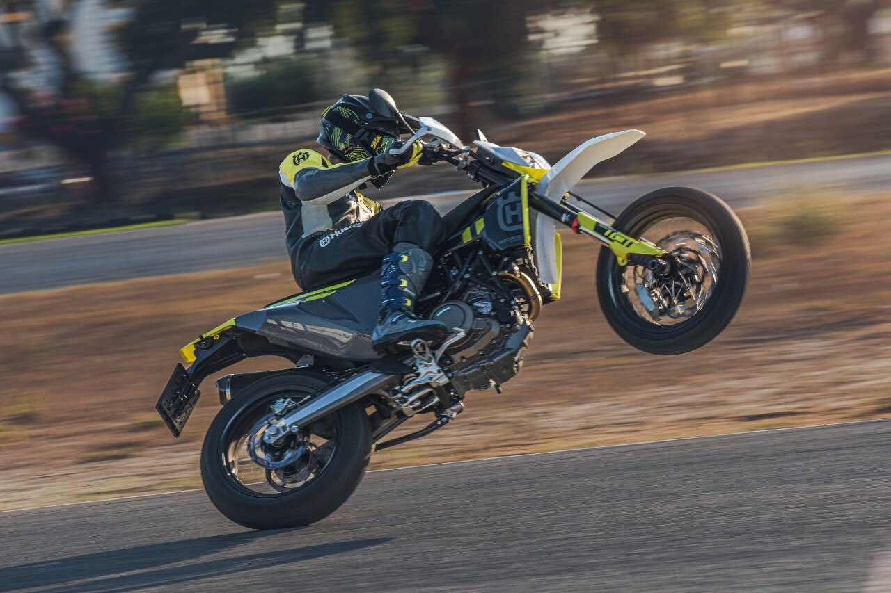 Husqvarna 701 Enduro e 701 Supermoto 2023